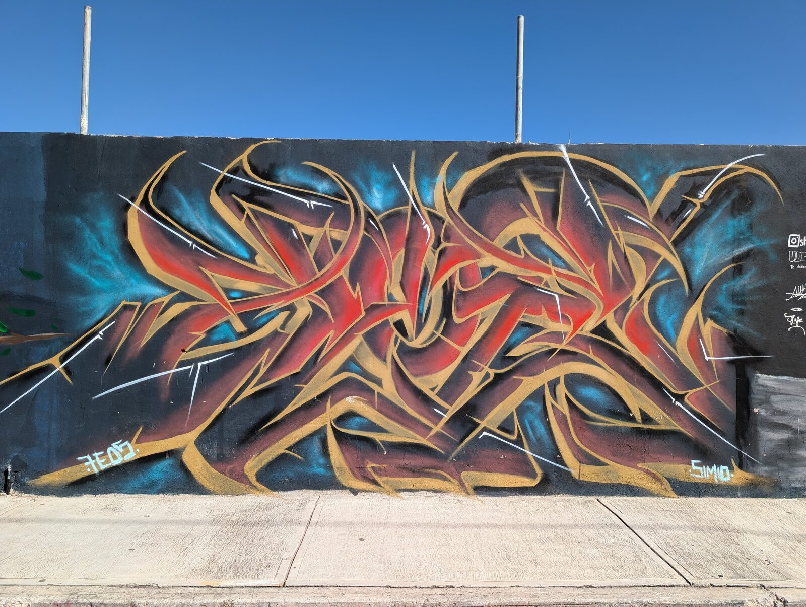 Red and gold wildstyle piece