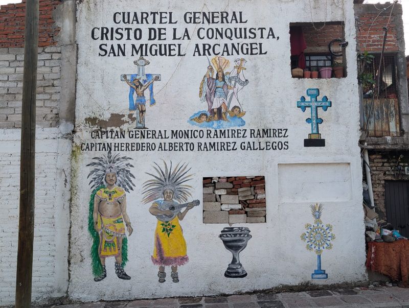 Concheros cuartel wall