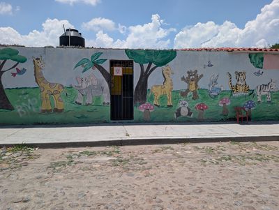 Jungle animals frieze