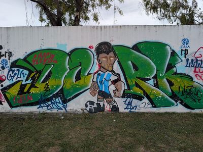 Messi y grafiti verde