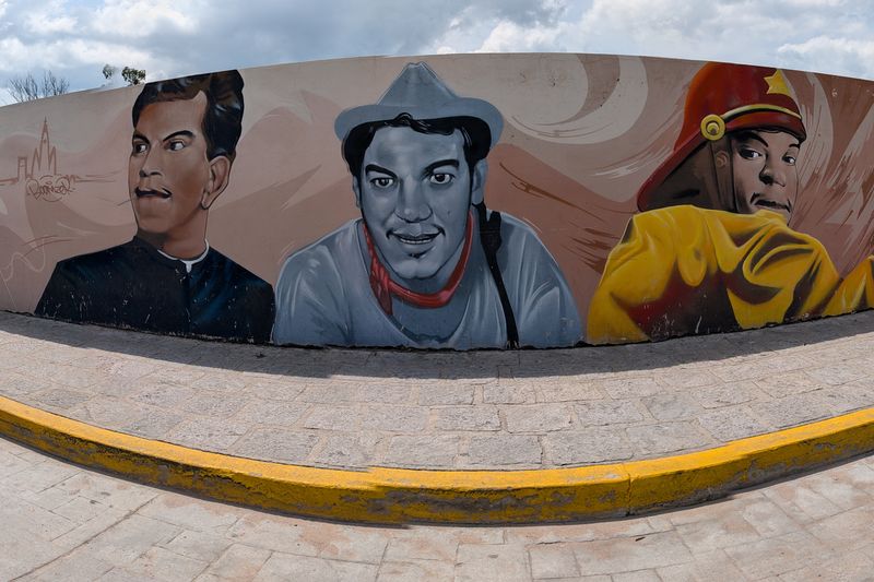 Three Cantinflas